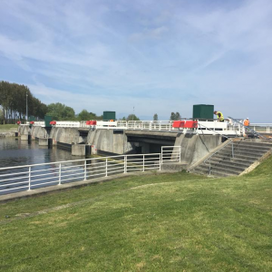 Réalisation de chemin de câble pour un pont 