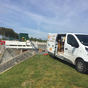 Réalisation de chemin de câble pour un pont 