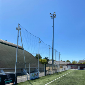 Installation de sonorisation sur un stade de foot 